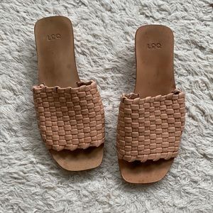 LOQ Elora Woven Sandal